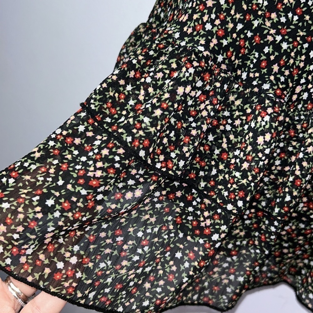 Beechers Brook Floral Skirt Ruffle - Picture 2 of 9